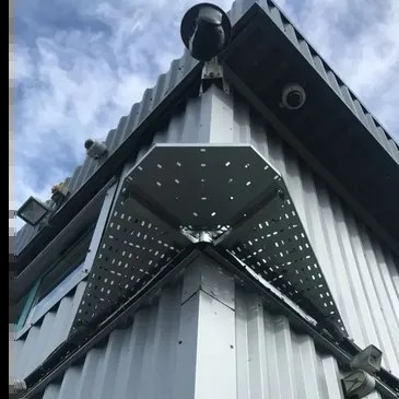 External cable tray installation